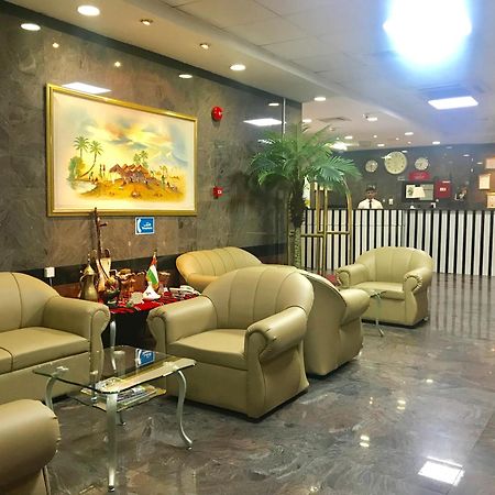 Sky Hotel Apartments Дубай Екстериор снимка