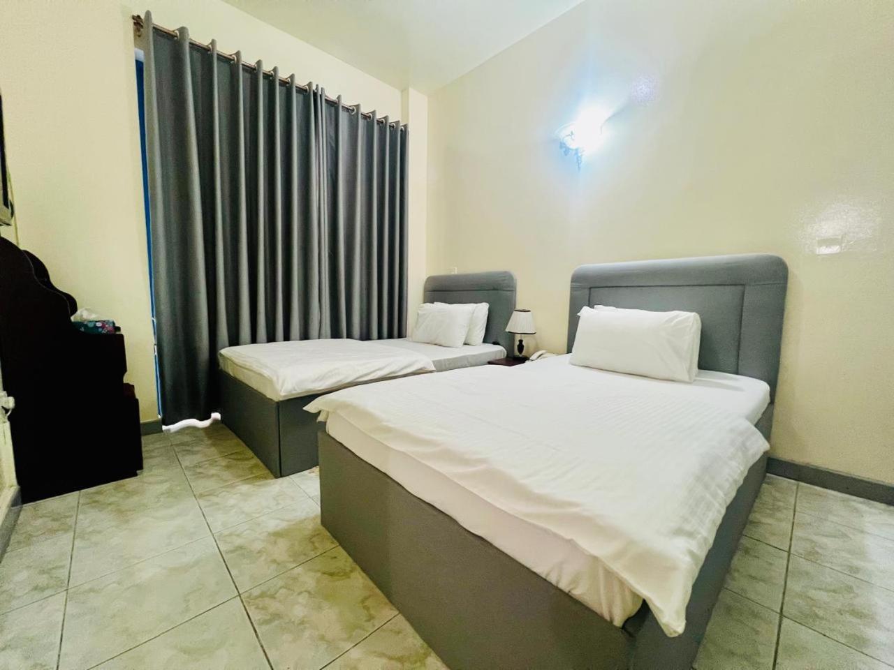 Sky Hotel Apartments Дубай Екстериор снимка
