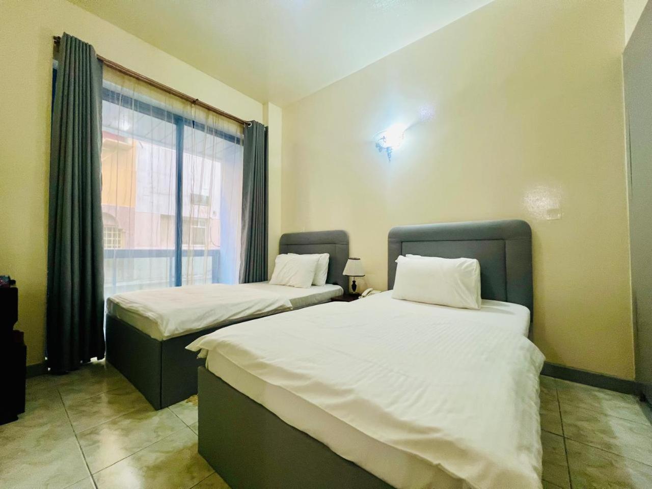 Sky Hotel Apartments Дубай Екстериор снимка