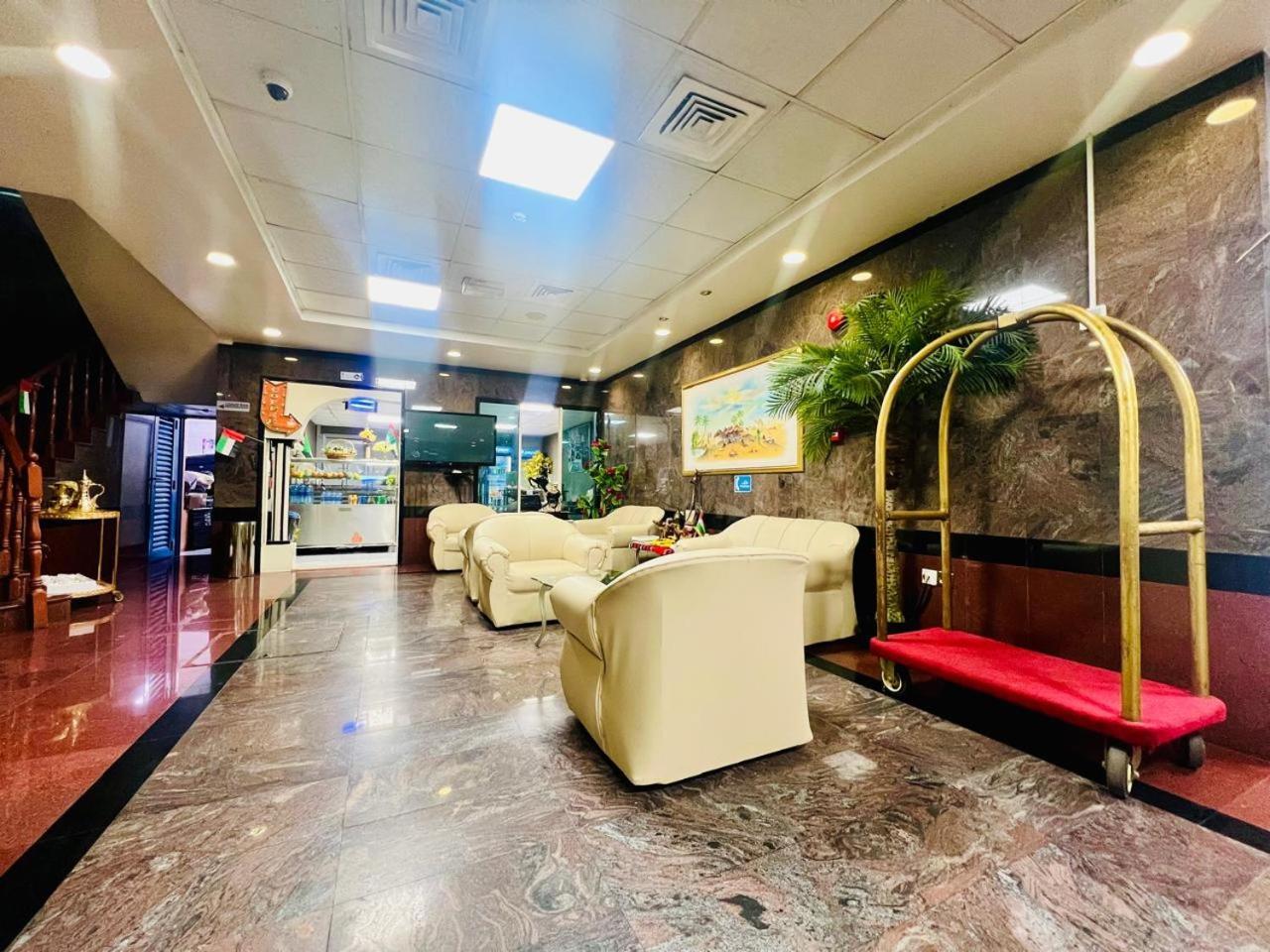 Sky Hotel Apartments Дубай Екстериор снимка
