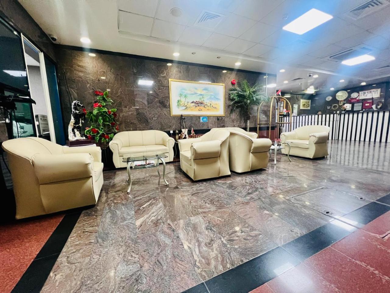 Sky Hotel Apartments Дубай Екстериор снимка