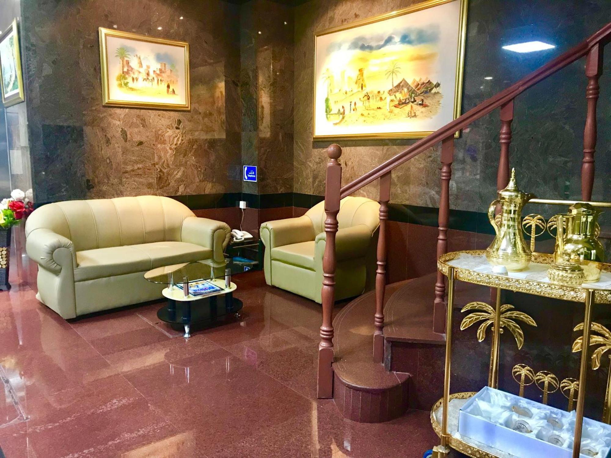 Sky Hotel Apartments Дубай Екстериор снимка